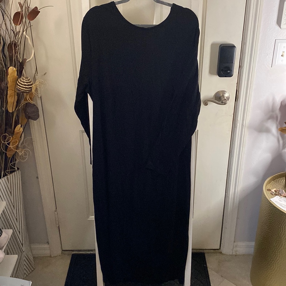 H&M plus black peep lower back king sleeve dress